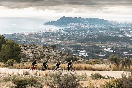 Lazer Strada Kineticore Road Helmet