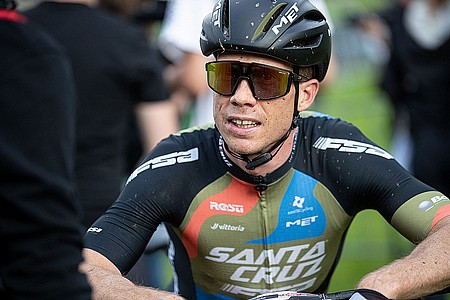 MET Manta Mips Helmet [3HM133US00MTE6]