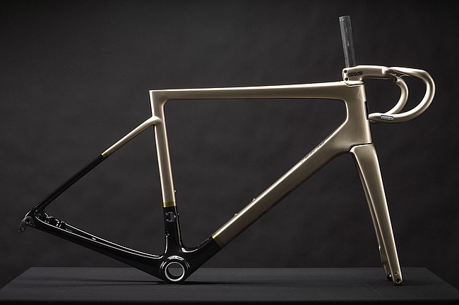 ENVE MELEE LTD Champagne Rolling Chassis Frame, Cockpit & Wheels
