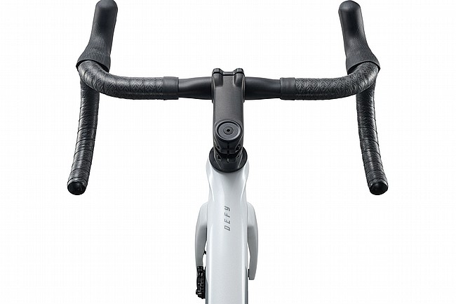Giant 2027 Defy Advanced 2 Road Bike 
