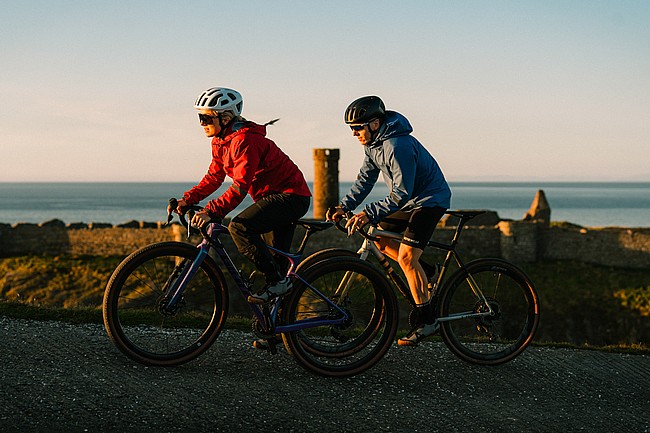 Gore Wear Mens Lupra Gore-Tex 2.0 Hooded Jacket 