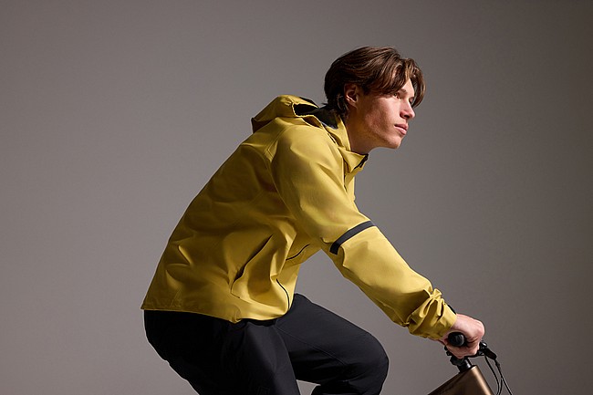 Gore Wear Mens Lupra Gore-Tex 2.0 Hooded Jacket 