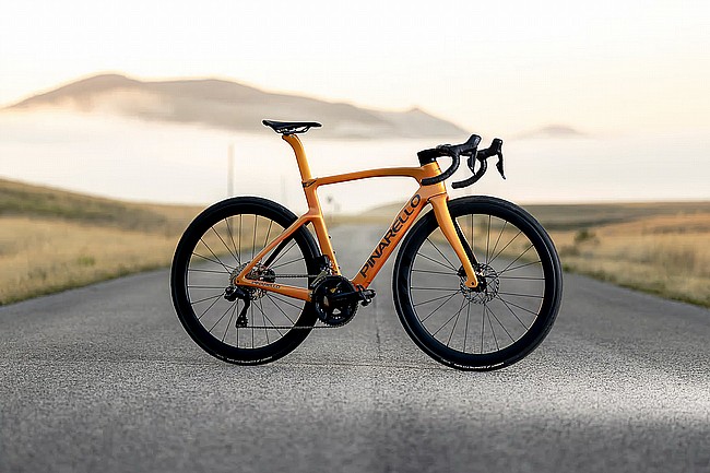 Pinarello 2027 F5 Shimano 105 Di2 Road Bike 