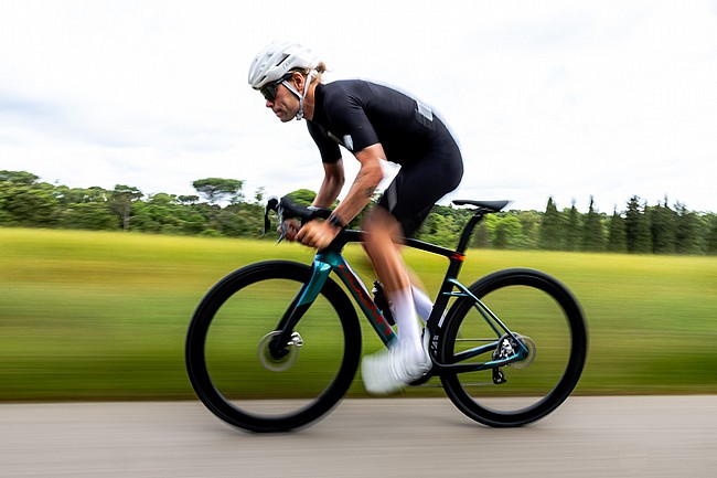 Pinarello 2027 Dogma X Sram Red E1 AXS Road Bike 