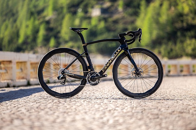 Pinarello 2027 Dogma X Sram Red E1 AXS Road Bike 