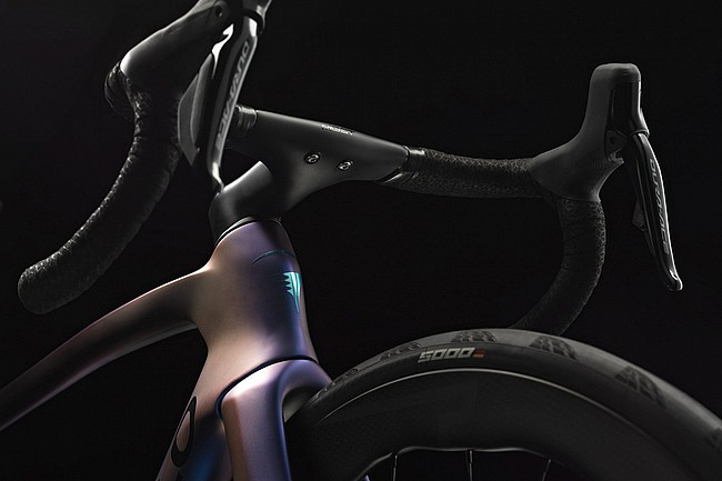 Pinarello 2025 Dogma F Dura Ace Di2 PM Road Bike Luxter Blue