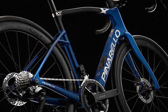 Pinarello 2027 X5 Shimano 105 Di2 Endurance Road Bike 