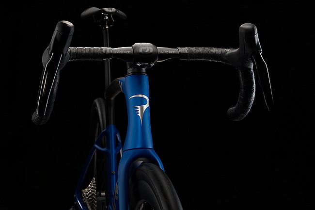Pinarello 2027 X5 Shimano 105 Di2 Endurance Road Bike 