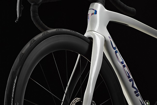 Pinarello 2027 Dogma F Red AXS E1 Road Bike 