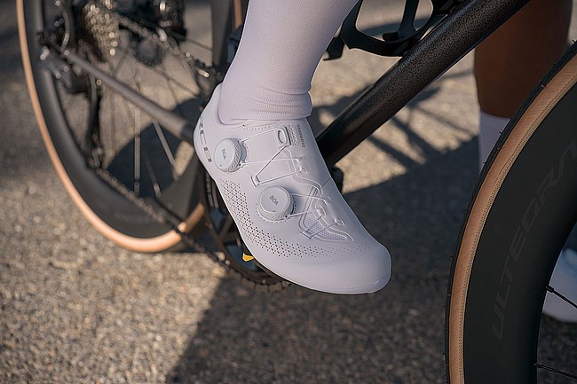 Shimano SH-RC810E Wide Road Cycling Shoe 
