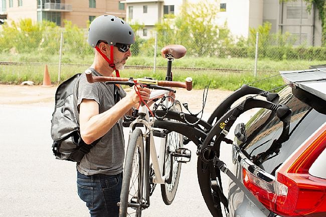 Saris Bones EX Trunk Rack: 3 Bike 