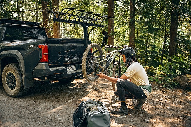 Thule ReVert Hitch Rack 