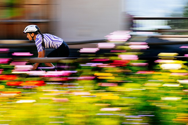 Velocio Womens LUXE Ultralight SE Jersey  Line Peri