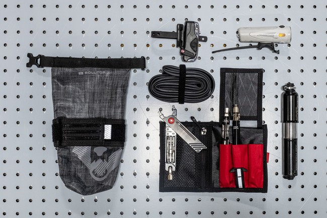 Wolf Tooth Components B-RAD TekLite Roll-Top Bag 1L 