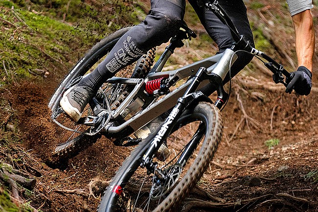 Reserve 30|HD DT Swiss 350 DF Carbon 29" MTB Wheelset 