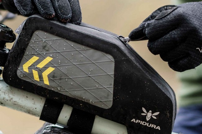 Apidura Backcountry Top Tube Pack 1L Rear