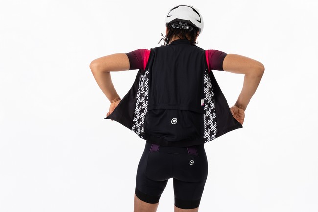 Assos Womens DYORA RS Summer Bib Shorts S9 Assos Womens DYORA RS Summer Bib Shorts S9