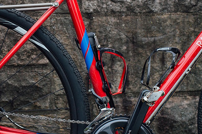 Blackburn Cinch Carbon Bottle Cage 