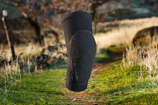 Dakine Slayer Elbow Sleeve Dakine Slayer Elbow Sleeve