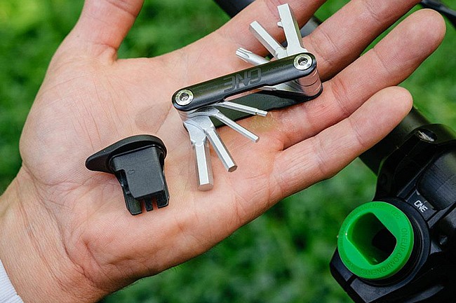 OneUp Components EDC Lite Carrier Tool 