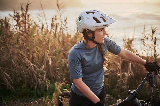 POC Axion SPIN MTB Helmet POC Axion SPIN MTB Helmet