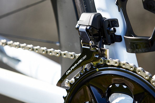 Shimano Dura-Ace FD-R9250 Di2 12-Speed Front Derailleur 
