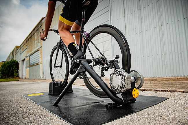 Saris Fluid 2 Smart Equipped Trainer [9907T] at BikeTiresDirect