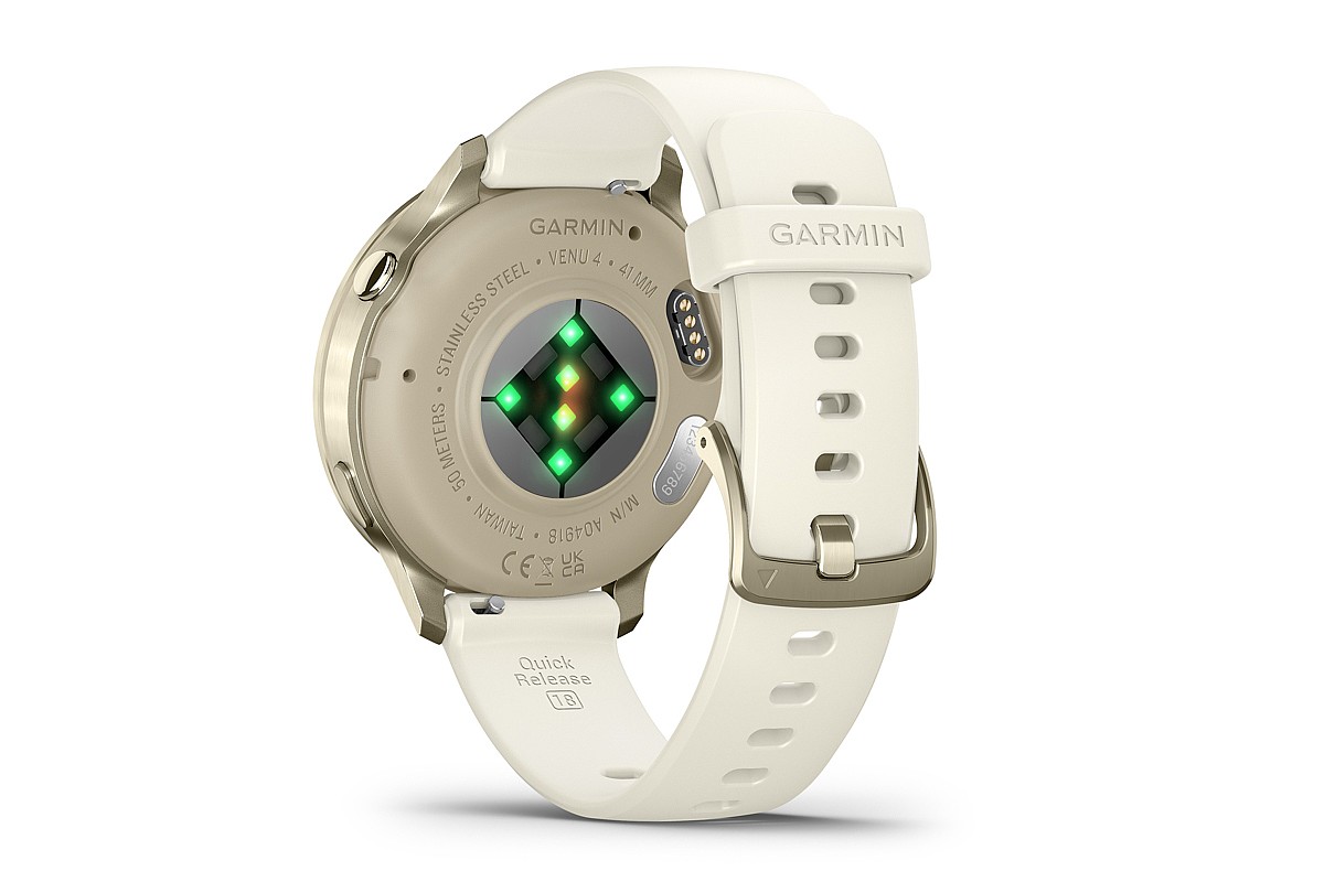 Garmin Venu 4 Smartwatch with Silicone Band